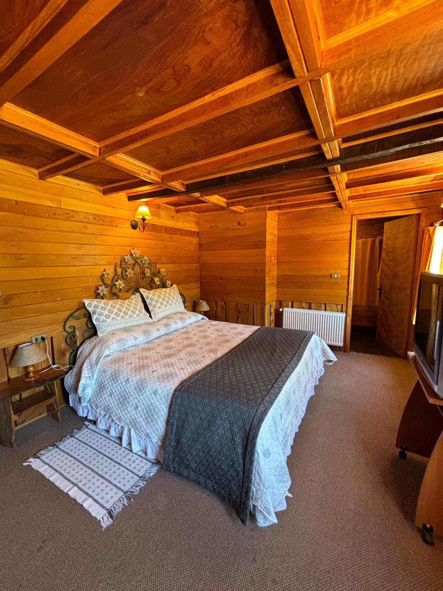 Hotel Antigua Casona Patagonia Futaleufú エクステリア 写真