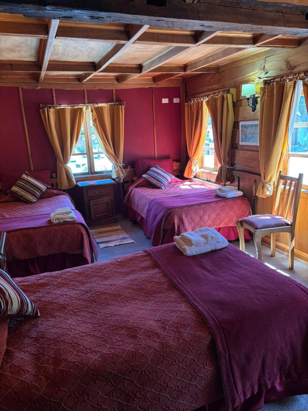 Hotel Antigua Casona Patagonia Futaleufú エクステリア 写真